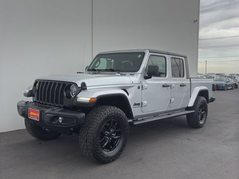 Certified 2022 Jeep Gladiator Sport image 4