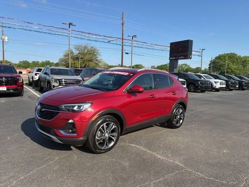 Used 2020 Buick Encore GX Essence w/ Advanced Technology Package image 1