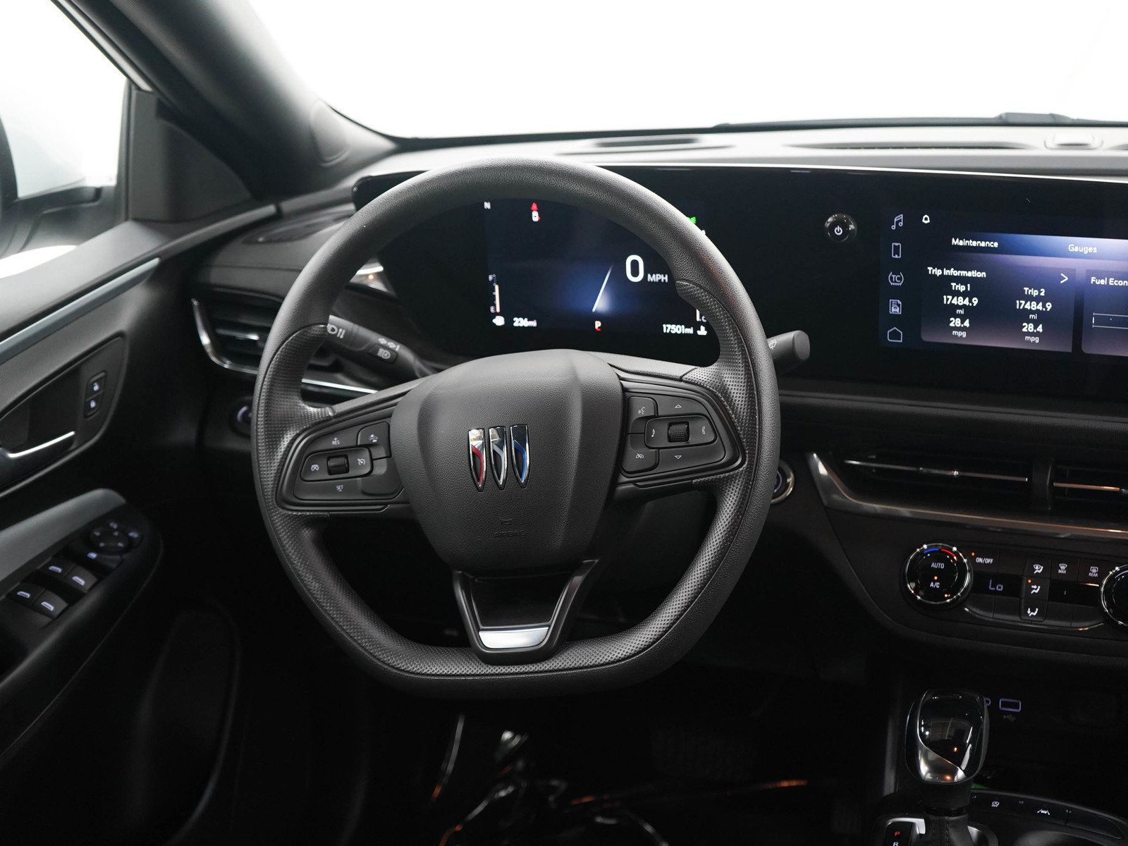 Used 2024 Buick Envista Preferred w/ Advanced Safety Package FWD image 15