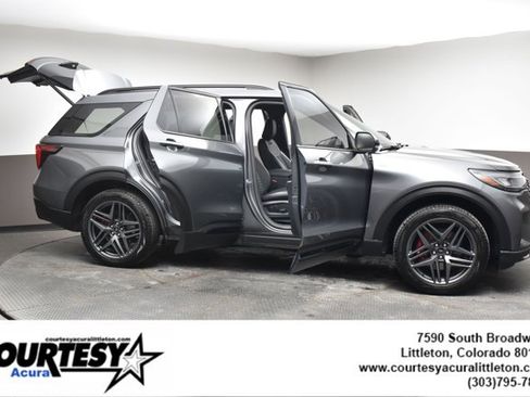 Used 2025 Ford Explorer ST-Line w/ Premium Package image 45