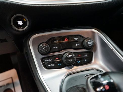 Used 2019 Dodge Challenger SXT image 35
