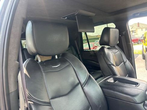 Used 2016 Cadillac Escalade Platinum AWD/4WD image 34
