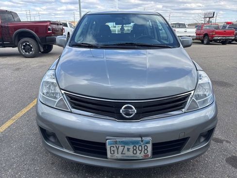 Used 2010 Nissan Versa Hatchback w/ Premium Pkg FWD image 2