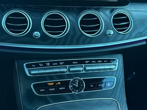 Used 2019 Mercedes-Benz E 300 image 19