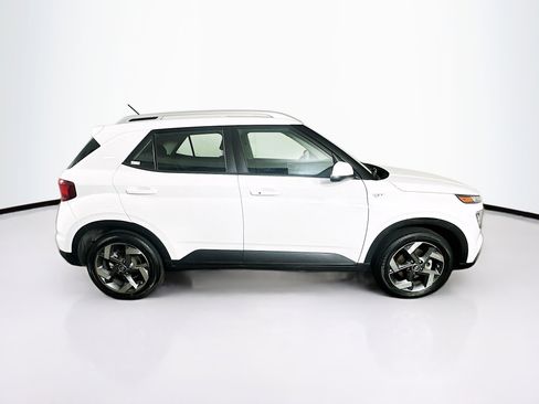 Used 2025 Hyundai Venue SEL FWD image 10