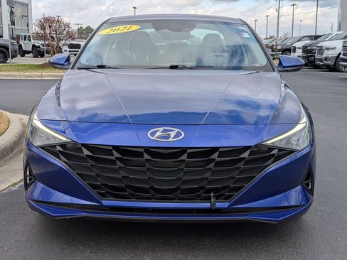 Used 2021 Hyundai Elantra SEL image 2