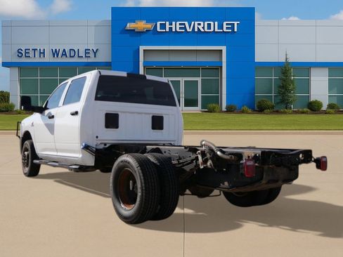 Used 2024 RAM 3500 Tradesman w/ Chrome Appearance Group AWD/4WD image 7