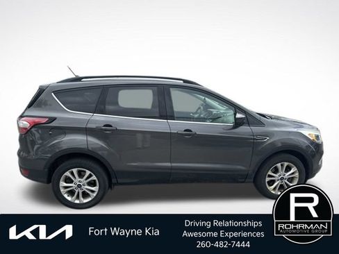 Used 2018 Ford Escape SE w/ SE Sync 3 Package AWD/4WD image 6