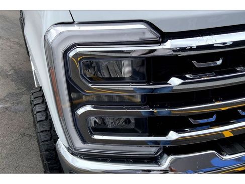 Used 2025 Ford F350 Lariat image 29