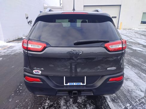 Used 2016 Jeep Cherokee Latitude w/ Cold Weather Group image 4