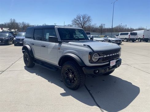New 2026 Ford Bronco Badlands AWD/4WD image 3