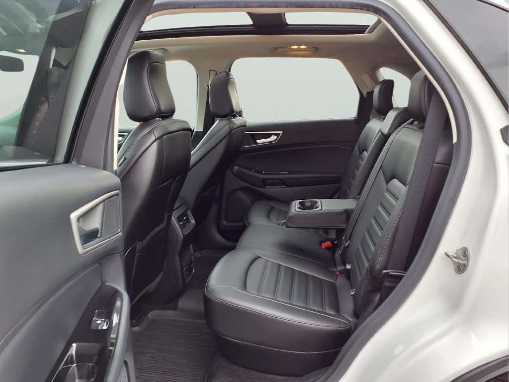 Used 2020 Ford Edge SEL w/ Convenience Package AWD/4WD image 10