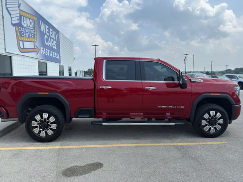 Used 2024 GMC Sierra 2500 Denali w/ Technology Package AWD/4WD image 3