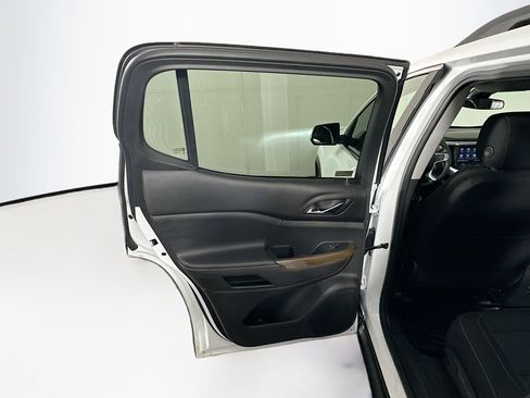 Used 2023 GMC Acadia SLE w/ Driver Convenience Package image 24