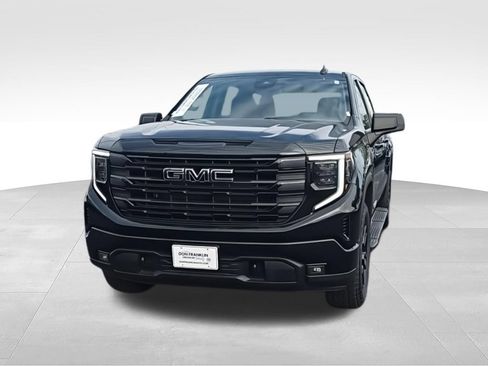 Used 2024 GMC Sierra 1500 Elevation w/ LPO, Elevation Black Package AWD/4WD image 8