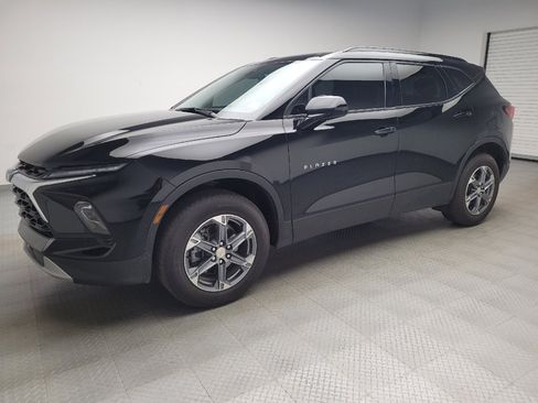 Used 2024 Chevrolet Blazer LT w/ Convenience Package FWD image 2