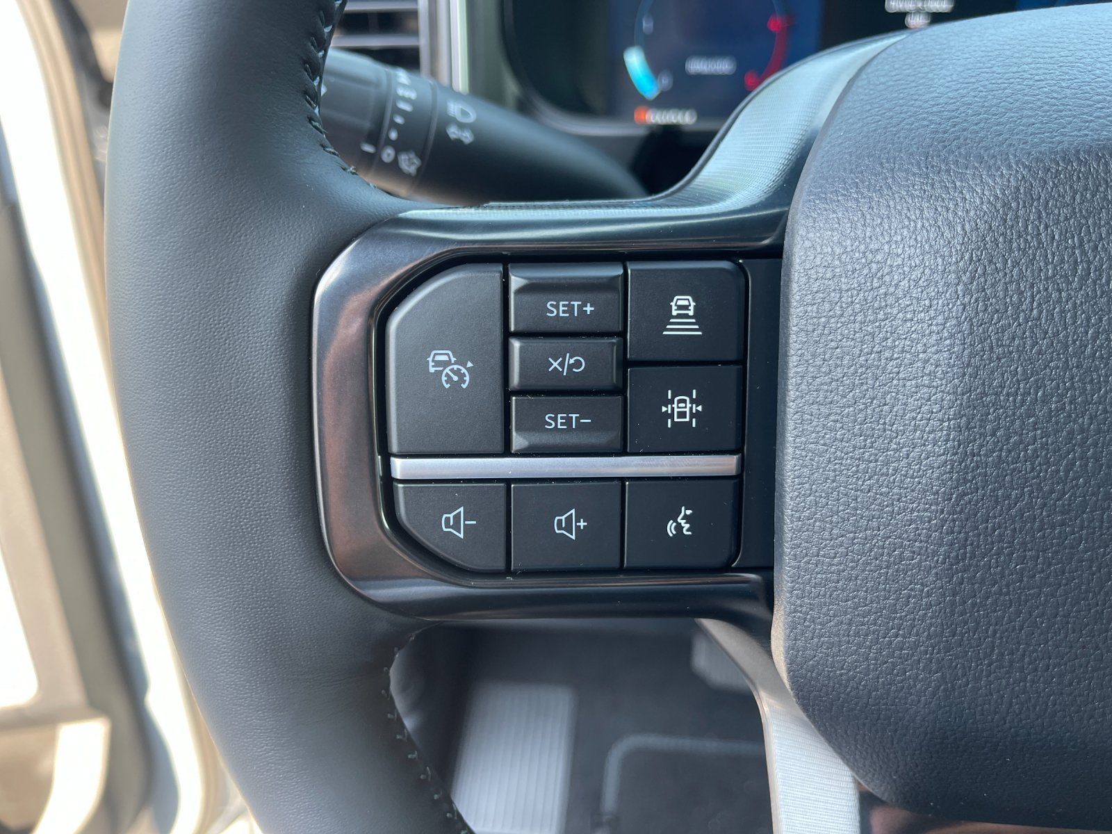 New 2026 Ford F250 Platinum w/ FX4 Off-Road Package AWD/4WD image 27