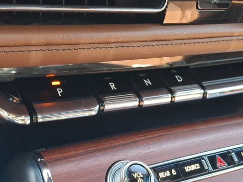 Used 2023 Lincoln Aviator Reserve w/ Equipment Group 201A AWD/4WD image 13