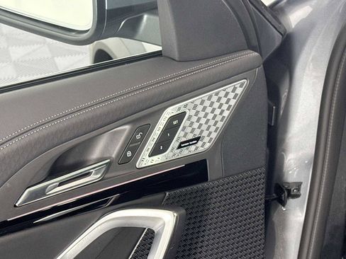 Used 2025 BMW X2 xDrive28i w/ Premium Package image 41