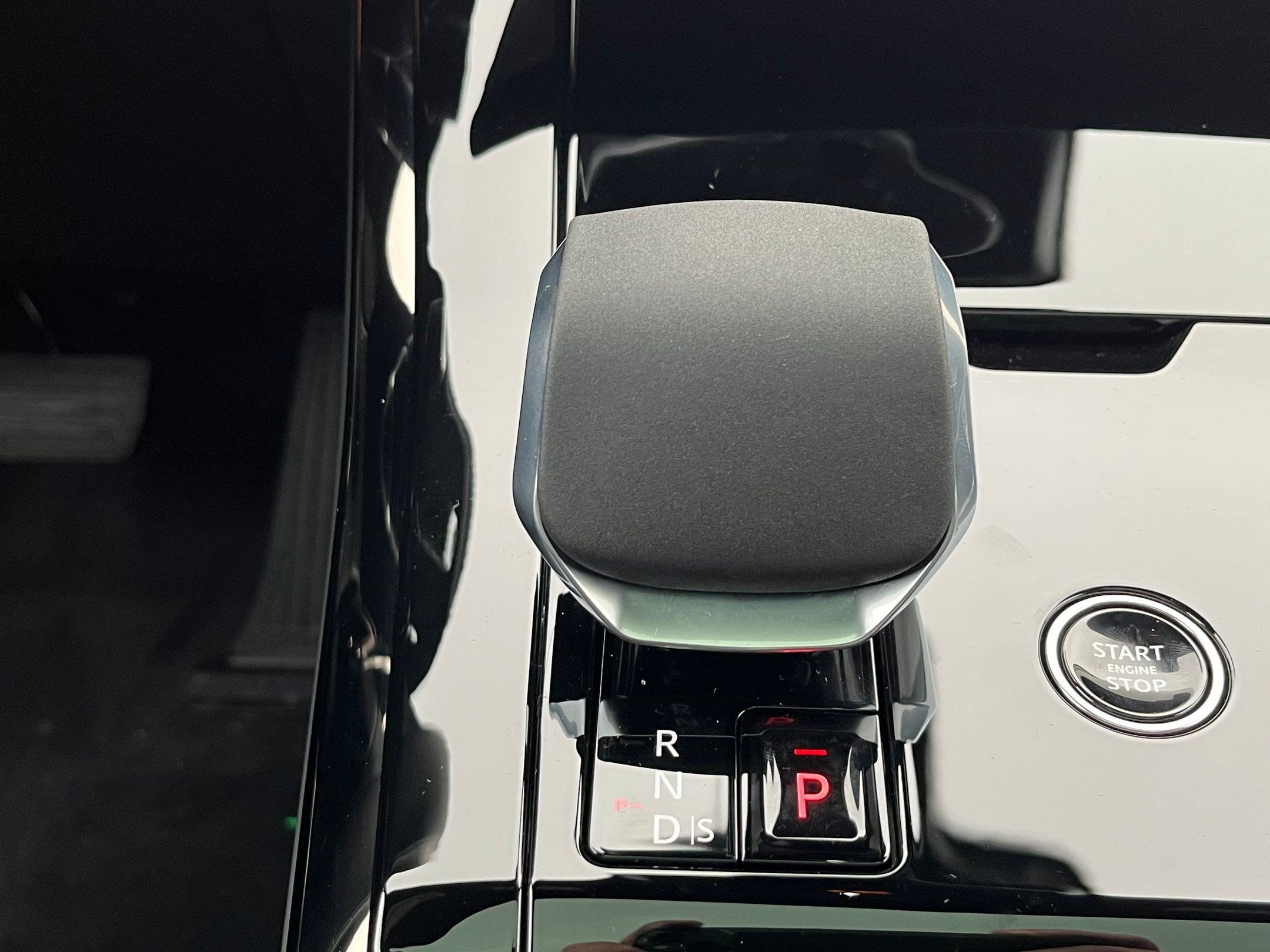 New 2026 Land Rover Range Rover Sport SE AWD/4WD image 16