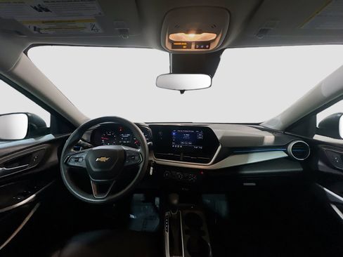 Used 2025 Chevrolet Trax LS FWD image 15