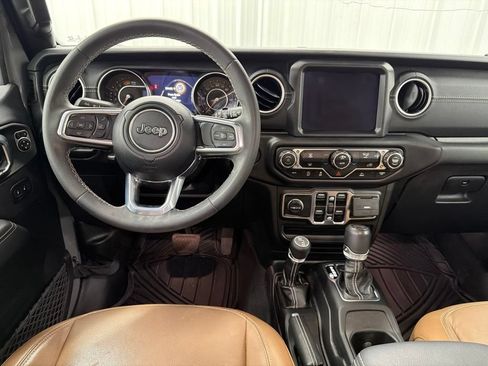 Used 2023 Jeep Wrangler Unlimited Sahara AWD/4WD image 15