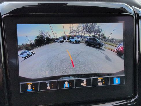 Used 2023 Chevrolet Traverse RS image 20