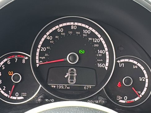 Used 2014 Volkswagen Beetle 2.5 image 15