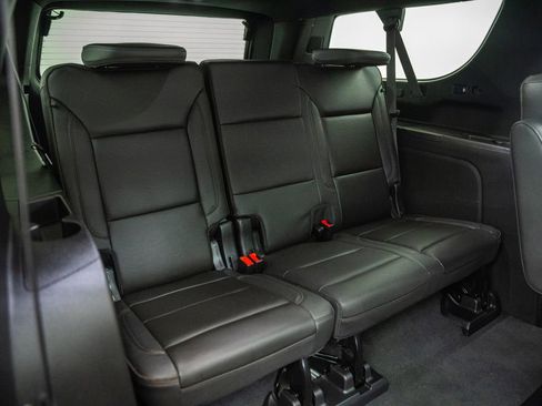 Used 2024 Chevrolet Suburban High Country AWD/4WD image 38