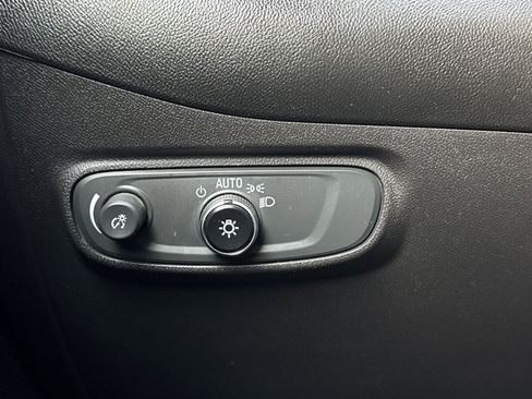 Used 2023 Chevrolet Equinox LT FWD image 30