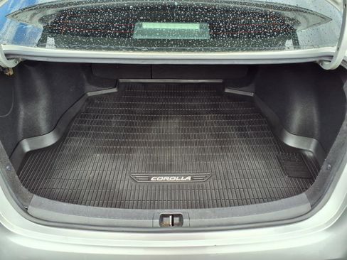 Used 2020 Toyota Corolla L image 6