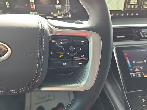 Used 2025 INFINITI QX80 Sensory image 23