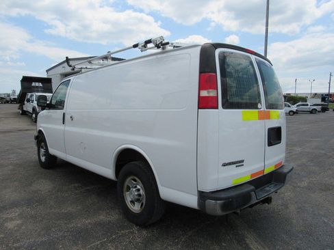 Used 2015 Chevrolet Express 2500 RWD image 5