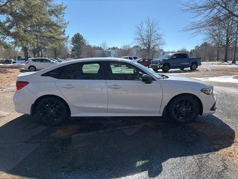 Used 2023 Honda Civic Sport image 5