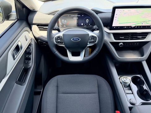 New 2026 Ford Explorer Active RWD image 13