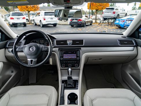 Used 2015 Volkswagen Passat TDI SE image 20