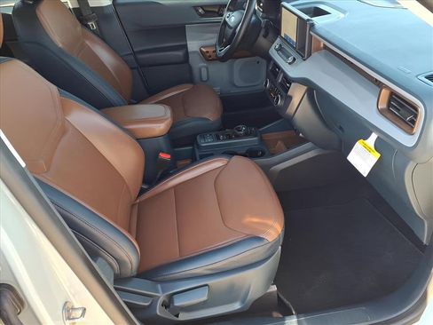 Used 2024 Ford Maverick Lariat image 13