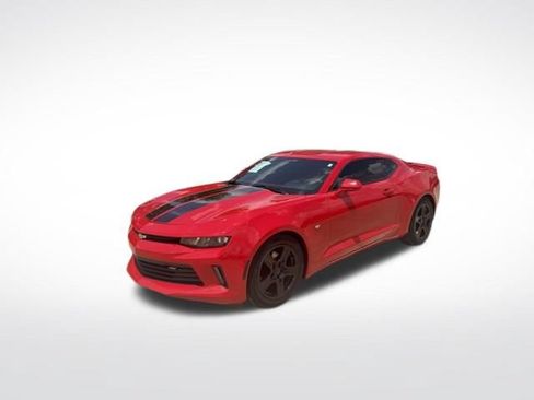 Used 2018 Chevrolet Camaro LT RWD image 7