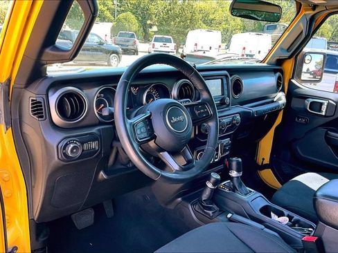 Used 2019 Jeep Wrangler Sport AWD/4WD image 9