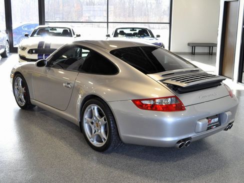Used 2006 Porsche 911 Carrera S image 4
