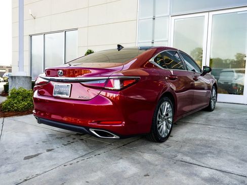 Used 2020 Lexus ES 350 Ultra Luxury w/ Accessory Package 2 FWD image 12