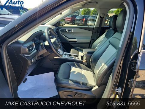Used 2022 Ford Explorer XLT w/ Equipment Group 202A AWD/4WD image 23