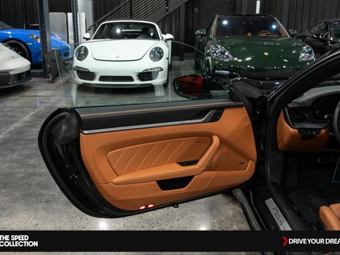 Used 2025 Porsche 911 Carrera S image 9