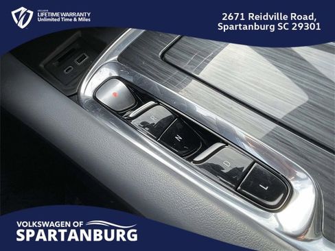 Used 2024 Buick Enclave Essence image 31