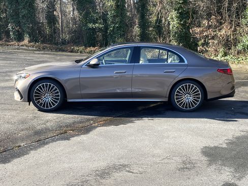 New 2026 Mercedes-Benz E 350 4MATIC Sedan image 14