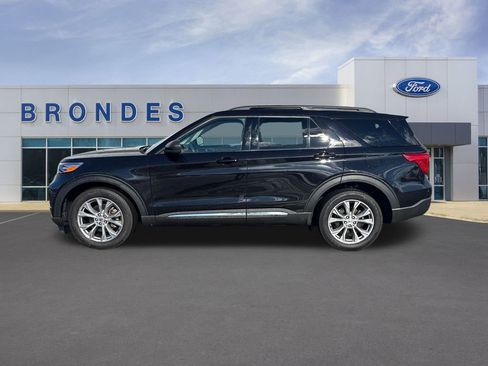 Used 2023 Ford Explorer XLT w/ Equipment Group 202A image 1