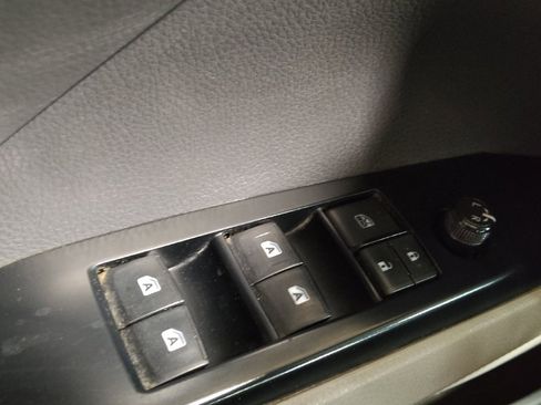 Used 2018 Toyota Camry LE w/ Convenience Package image 27