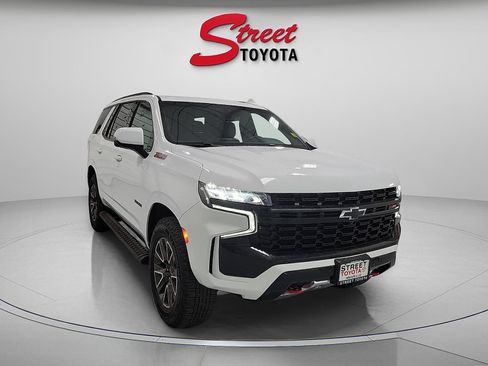 Used 2023 Chevrolet Tahoe Z71 w/ Luxury Package AWD/4WD image 5