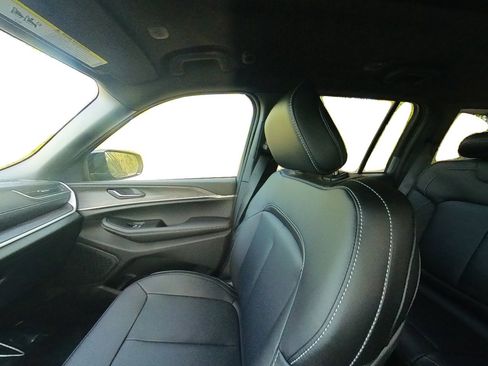 New 2025 Jeep Grand Cherokee Limited w/ Black Appearance Package image 61