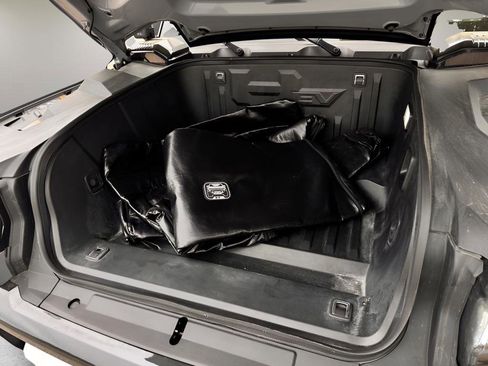 Used 2024 GMC Hummer EV 2X w/ LPO, Illumination Package image 29